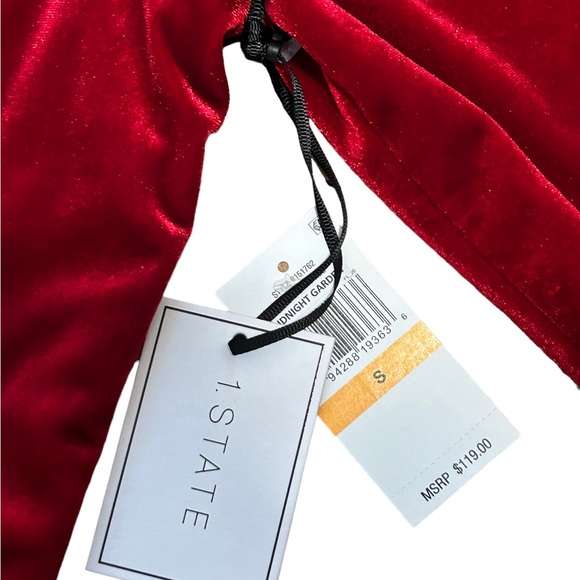 1. State Long Sleeve Red Velvet Dress Size Small‎ - Picture 3 of 9